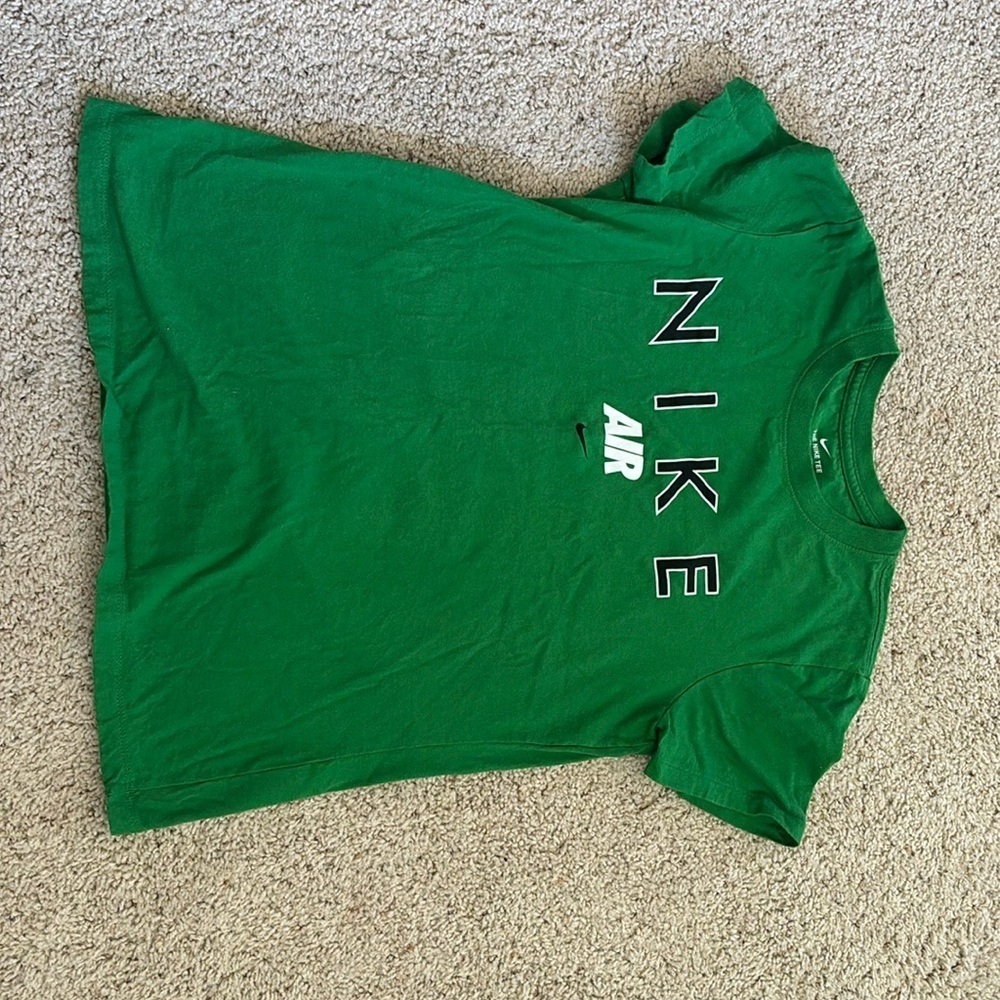women’s small nike tshirt